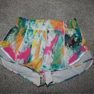 Lululemon Hotty Hot No Limits size 4